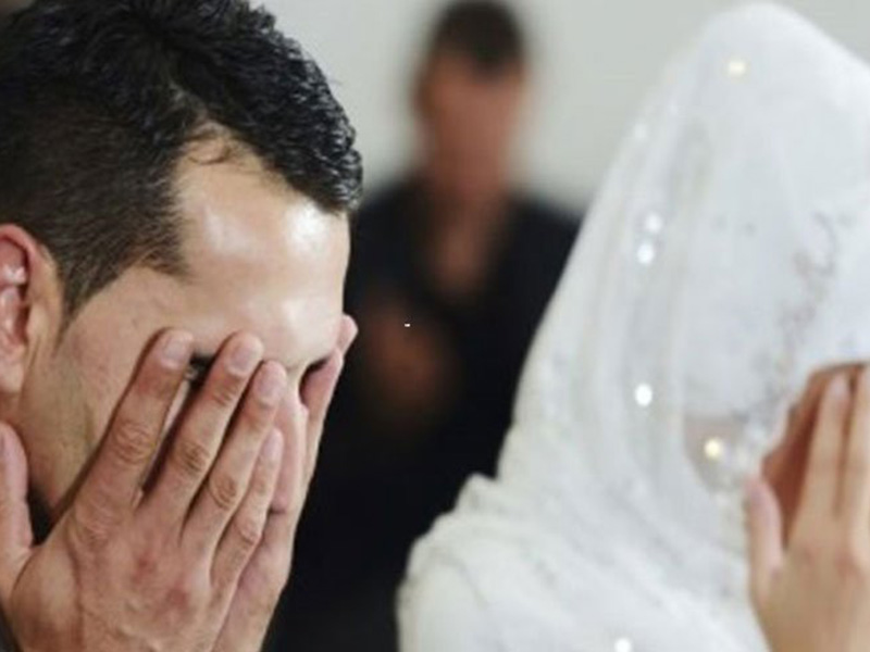 اضغط لمشاهدة الفيديو: عريس يصفع عروسه يوم الزفاف!